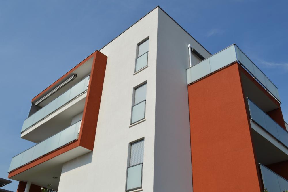 Immeuble avec balcons